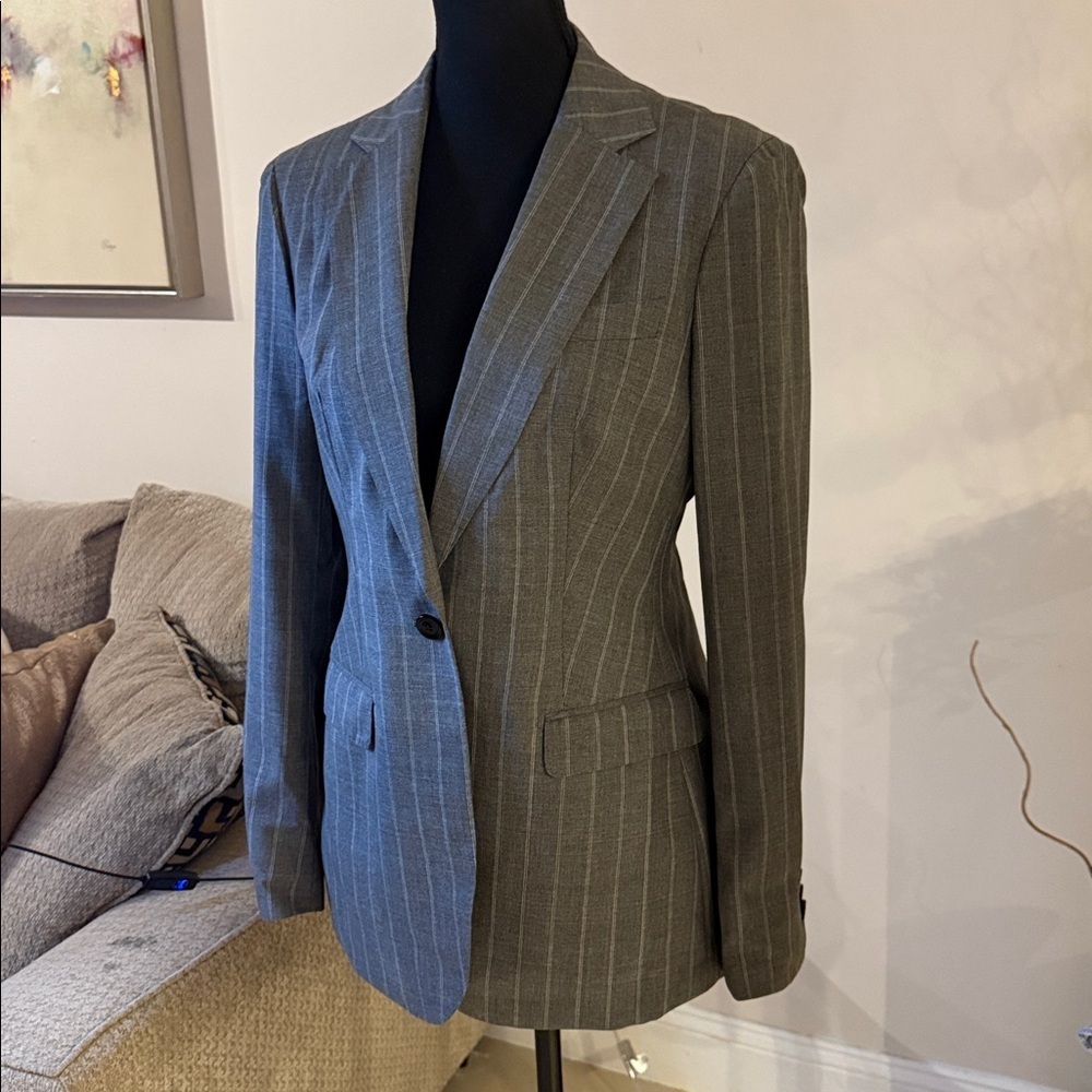 SuiStudio Charcoal Pinstripe Blazer size 8 - Picture 3 of 7